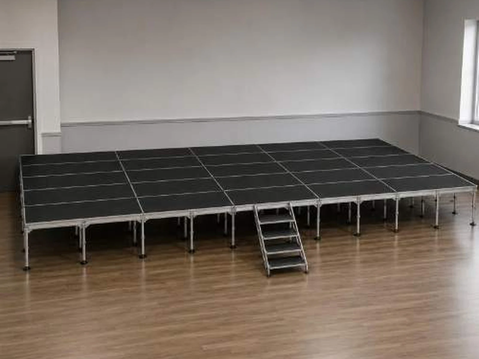 Vista 34 de Set Escenario 10x5 Metros con Escalera Optux
